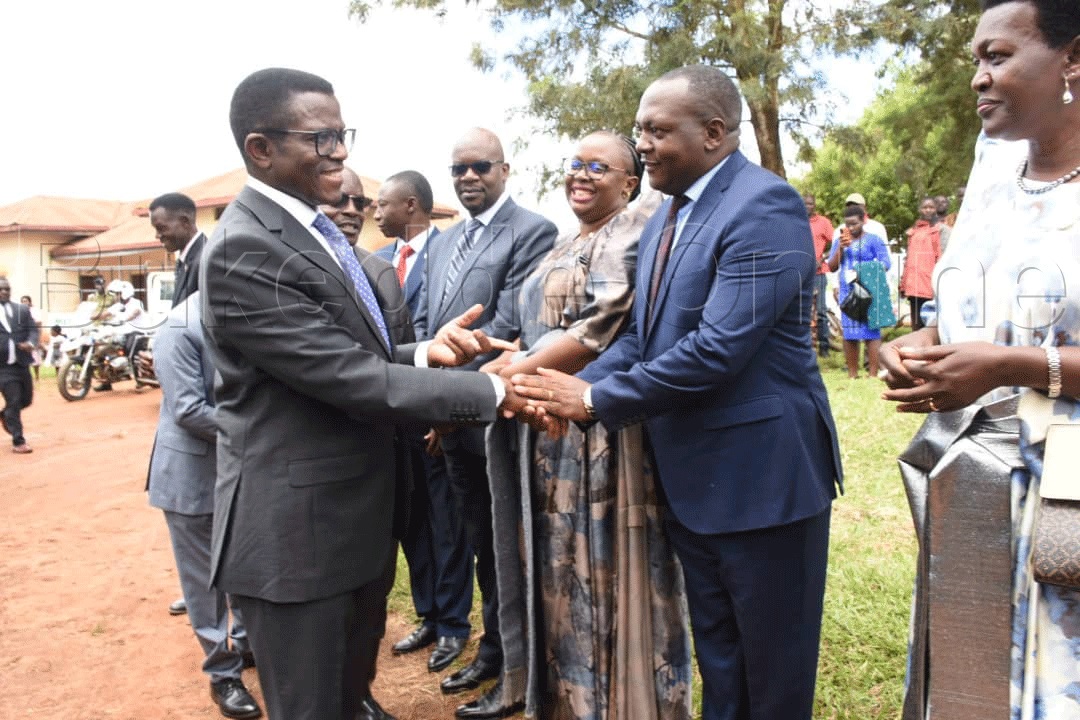 Kakikkiro Mayiga ng'abuuza ku bakulembeze be Mityana