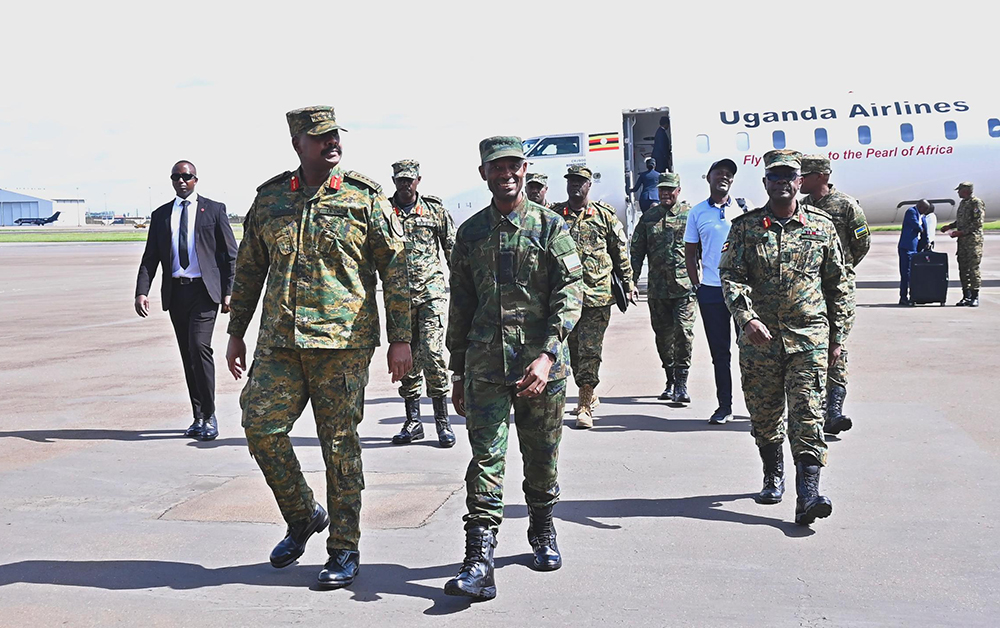 CDF Gen Muhoozi Kainerugaba with Rwandan counterpart. (Courtesy)