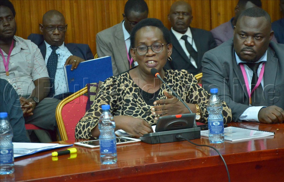 Dr. Grace Nambatya Kyeyune Ng'annyonnyola Ababaka Ku Nsonga Y'okukola Eddagala Erigema