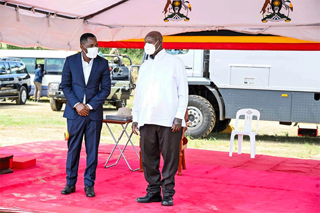Haji Hassan Bulwadda ng'ayogera ne Pulezidenti e Lwengo 