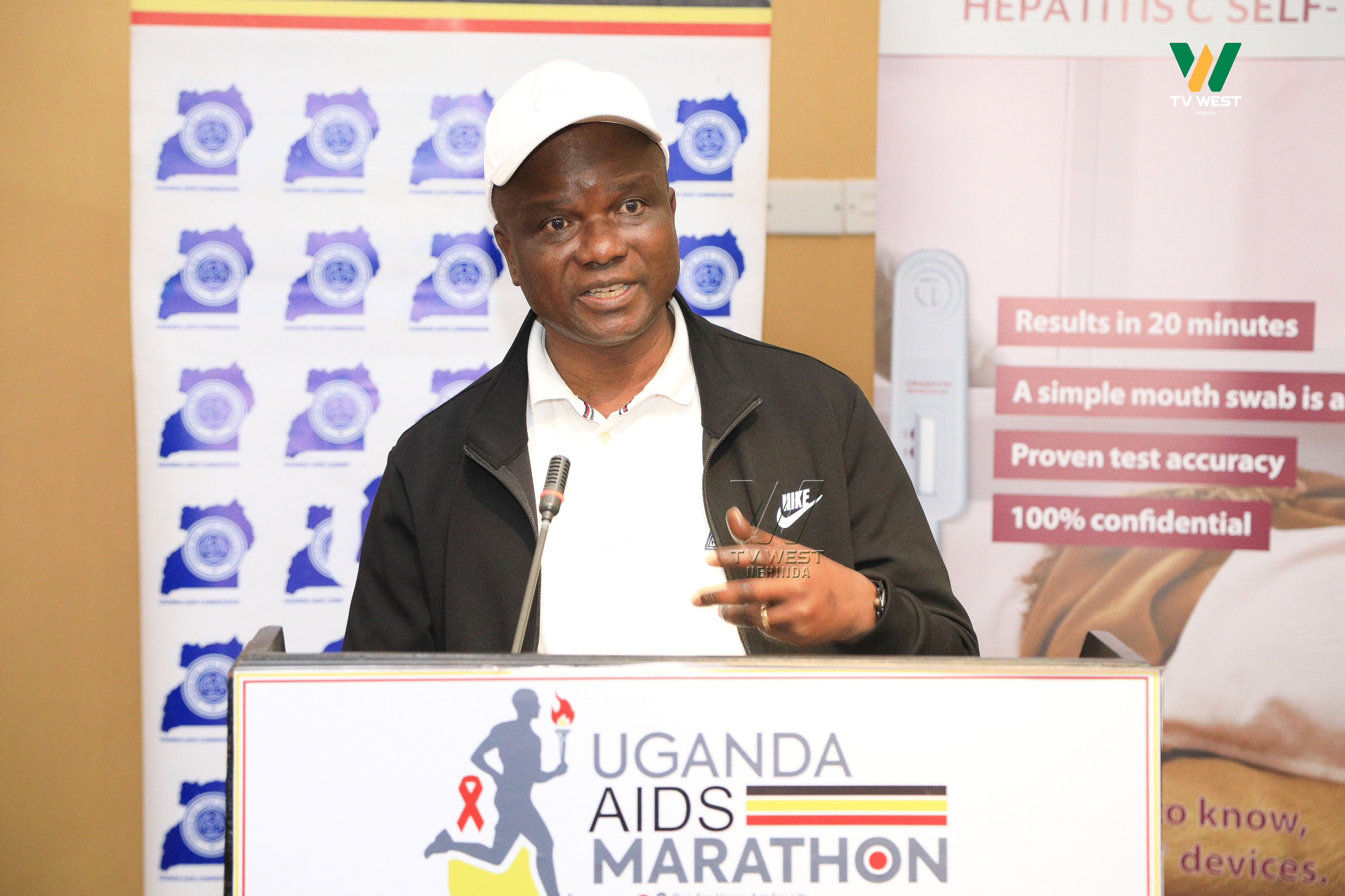 Mukuru w'akakiiko aka Uganda AIDS Commission, Dr Nelson Musoba ahakutongozaho okwiruka okwa Uganda Aids Marathon aharwakabiri ebiro 24.02.2026 omuri Munyonyo.
