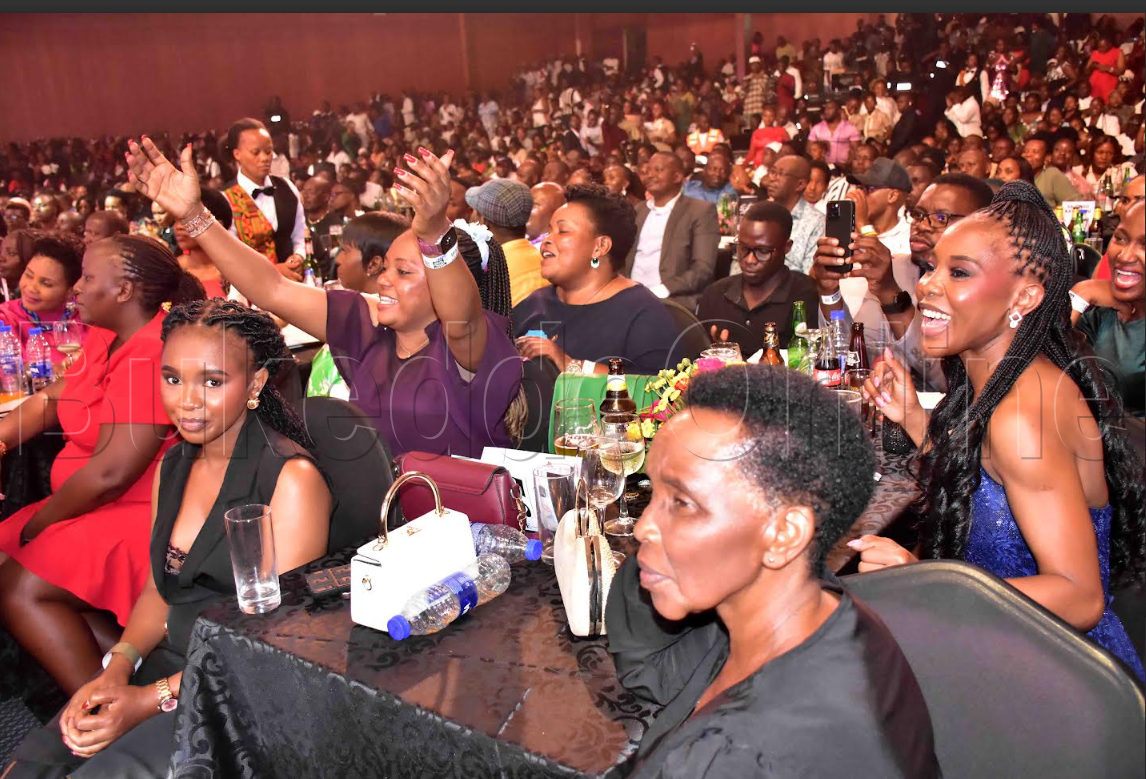 Abawagiz ba Maureen Nantume nga banyumirwa omuziki