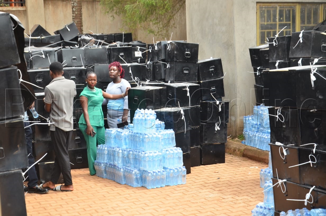 Ebikozesebwa mu kulonda ewa wakiso 