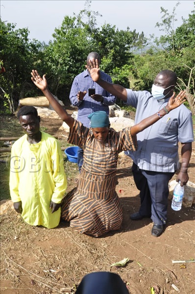    Rev Wasswa  ng'asabira omusamize Nalukwago