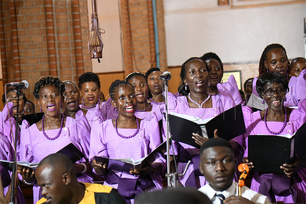 Okuyimba mmisa ya Easter e Lubaga