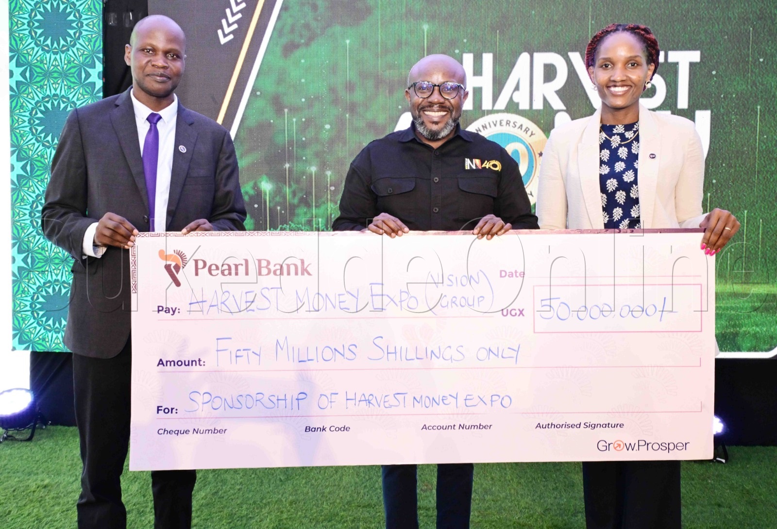 Aba Pearl Bank bawagidde omwoleso gwa Harvest Money n'ensimbi obukadde 50