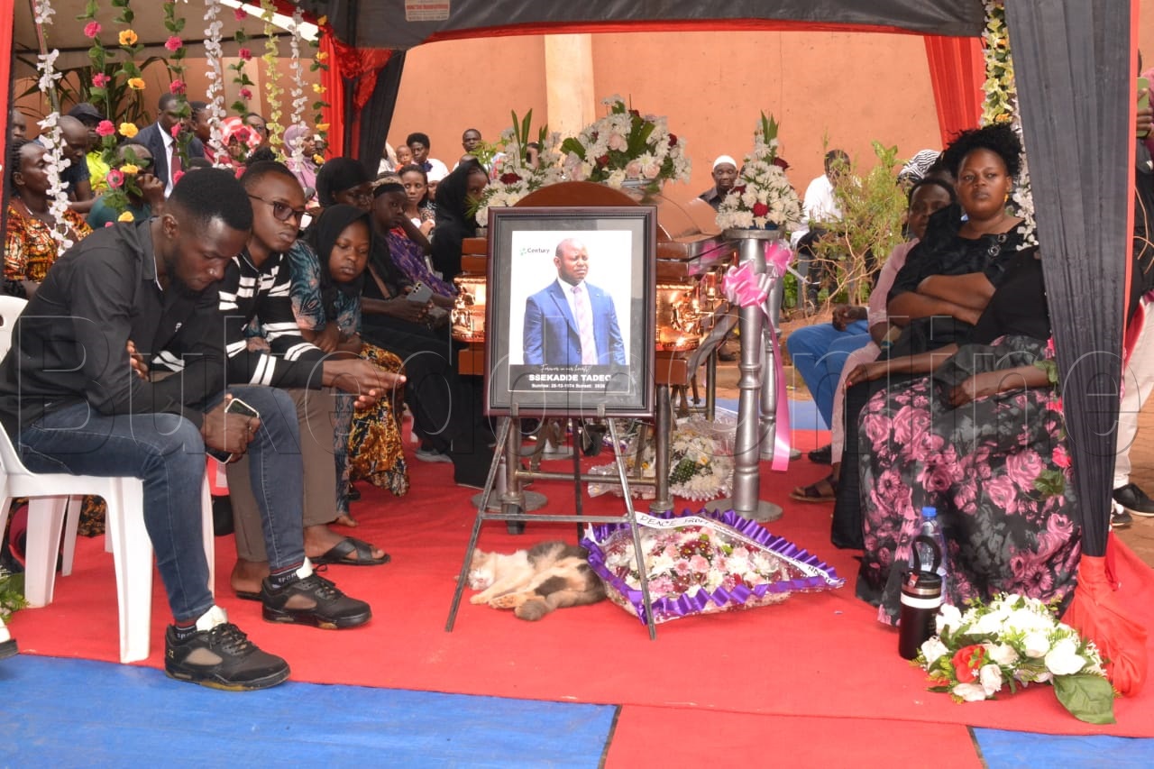 Abakungubazi mu kusabira omubiri gw'omugenzi adeo Sekadde