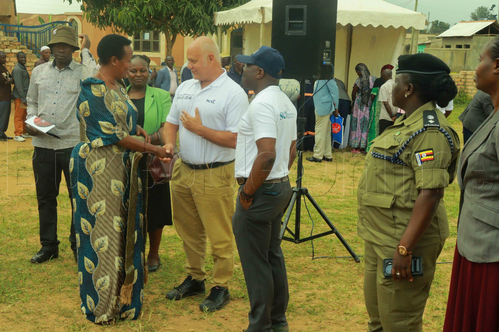 Aba water Aid Project nga bawayaamu n'omubka Aisha sekindi