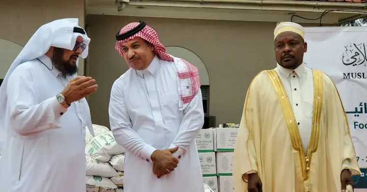 Dr Abdul Aziz Ahmad Sarhan, the head of international delegates of the Muslim World League, Saudi Ambassodor to Uganda Mohammed Bin Khalil and Dr Rashid Ssemuddu, the Uganda Ambassodor to Sudan at the event. (Photo by Farooq Kasule) 