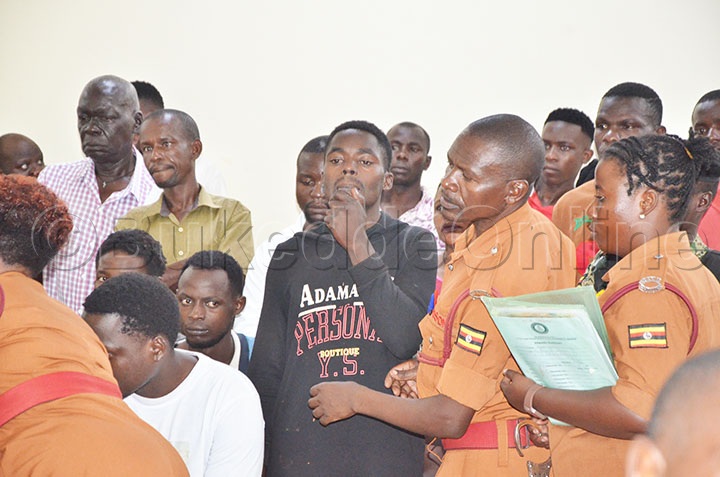 Ab'amakomera Nga Batwala Kato Mu Kisweta Ekiddugavu.