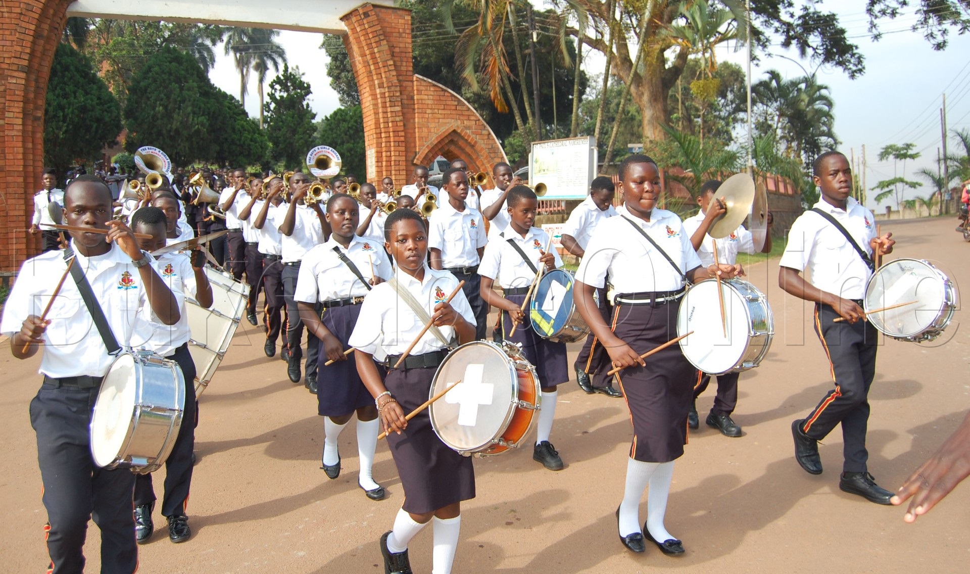 Abaana nga beetabye mu kutambuza ekkubo ly'omusaalaba