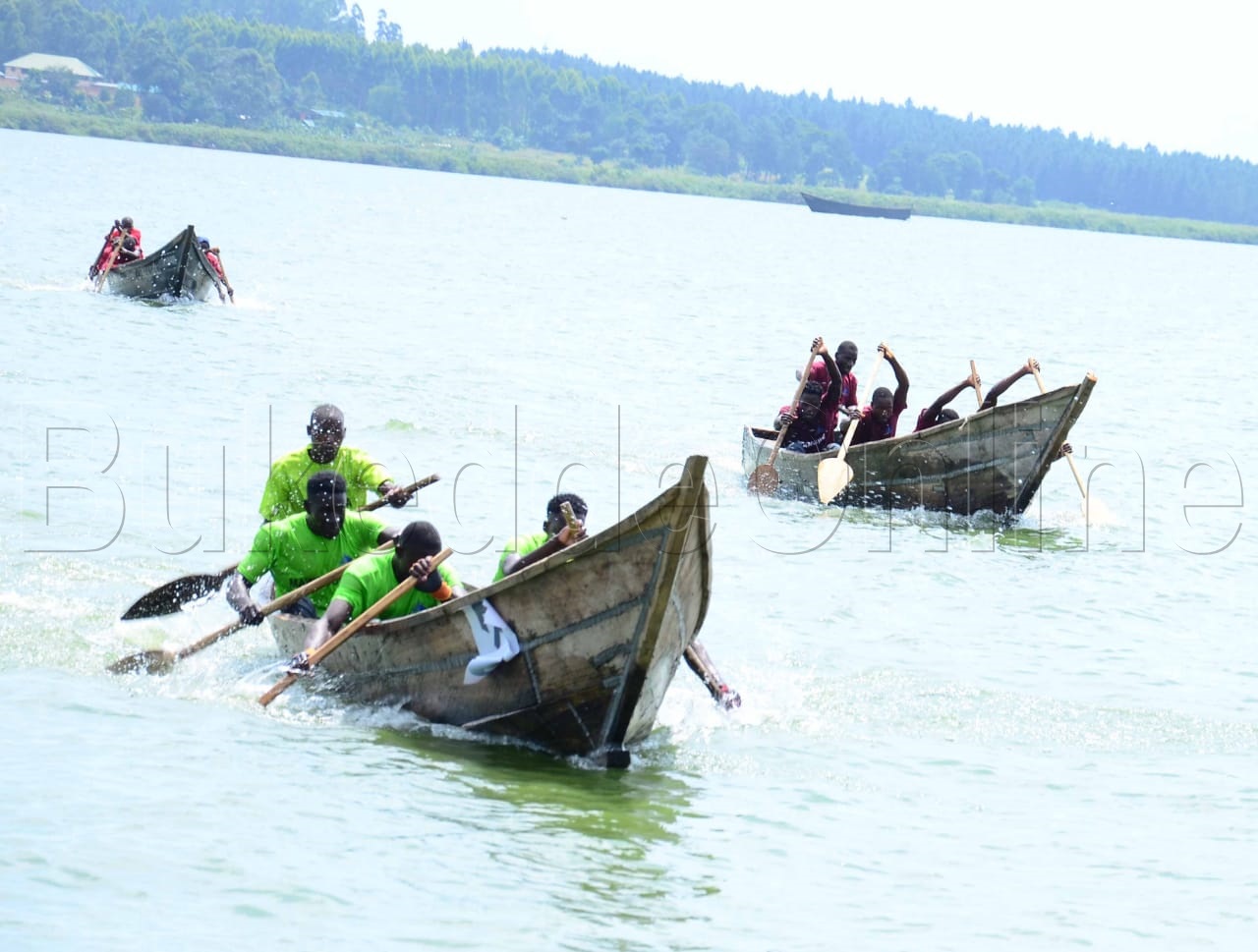 Okuvuganya mu mpaka z'amaato 