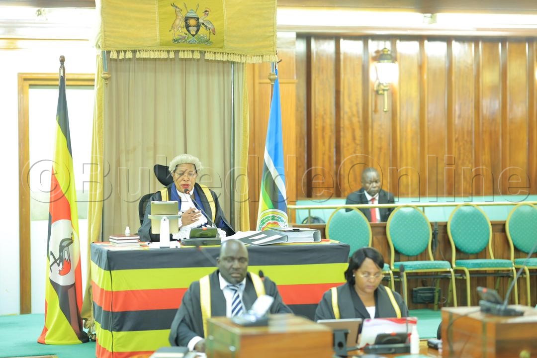 Sipiika Among Ng'akubiriza Olutuula.