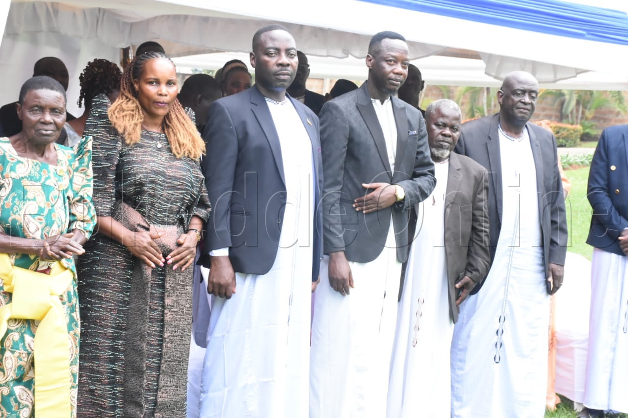 Semakula ne banne nga bakyadde embuga