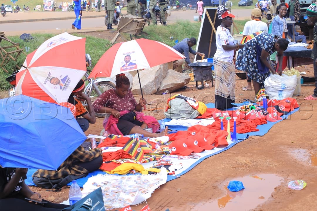 Bizinensi z'okutunda amasaati, enkoofiira ne bendera zaatandise dda okukola