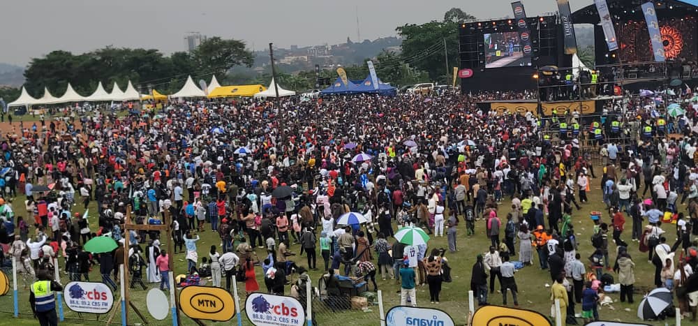 Abantu nga batandise okuyingira enkuuka