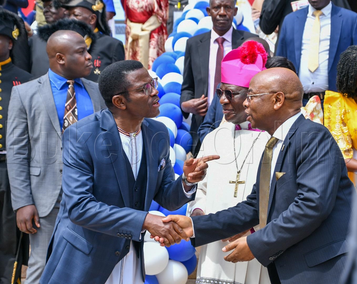 Katikkiro ng'abuuza ku mumyuka wa Bank Mwami Nuwagaba