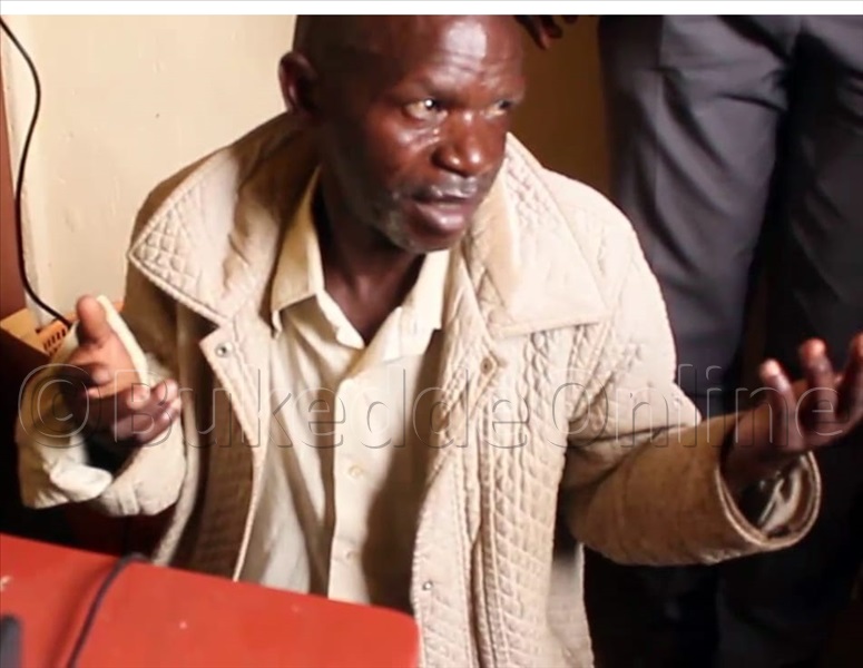 'Okuva lwe baggala amasomero mbadde mu kwenywera ku kenge naye ng'enda kukyusa kasita amasomero baagagguddewo'