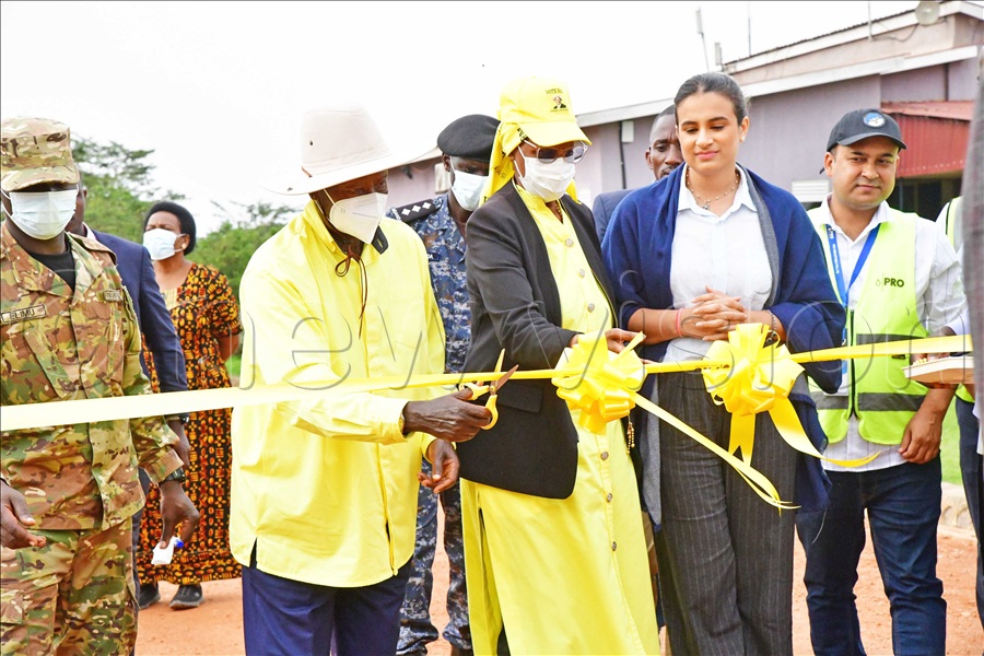 President Museveni commissions PRO Industries Limited, the ethanol and extra-neutral alcohol manufacturing plant located in Luwero district, on December 30, 2025. (All Photos by Mpalanyi Ssentongo)