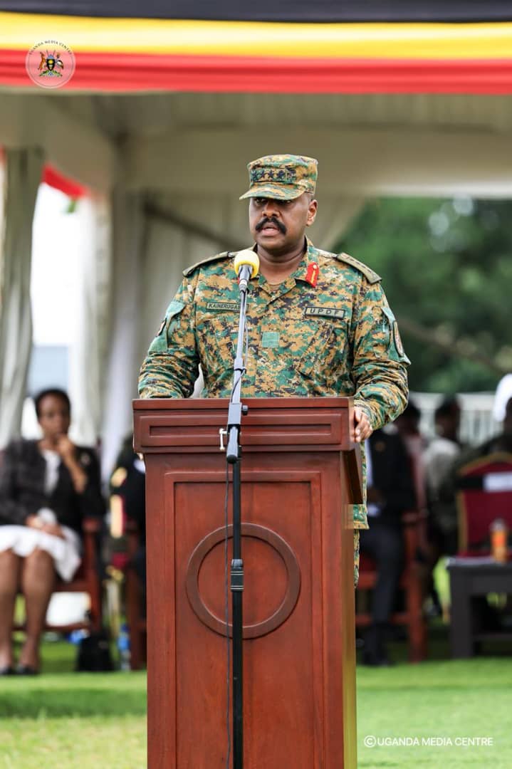 Gen. Muhoozi Mabiriizi gwe yali awawaabidde
